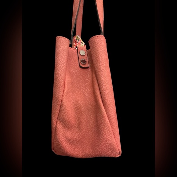 Steve Madden Salmon Tote Satchel + Removable Wristlet Pouch - Picture 6 of 11